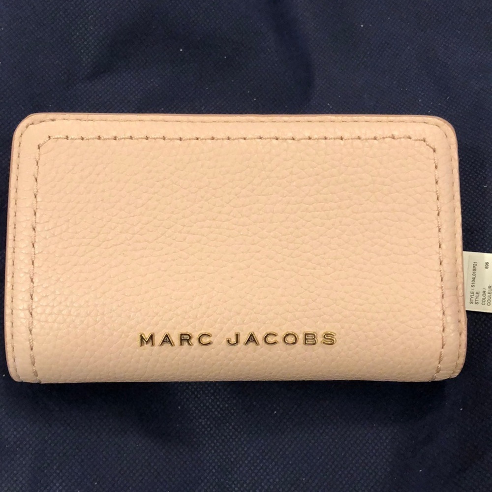 MARC JACOBS WALLET in Peach Whip NWT